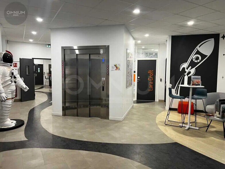 Bureau dans Villeurbanne à louer - Photo de l’immeuble – Image 2 sur 5