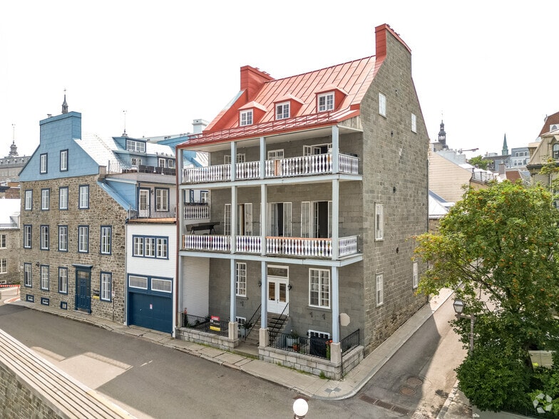 37 Rue Des Remparts, Québec, QC à vendre - Photo principale – Image 1 sur 2