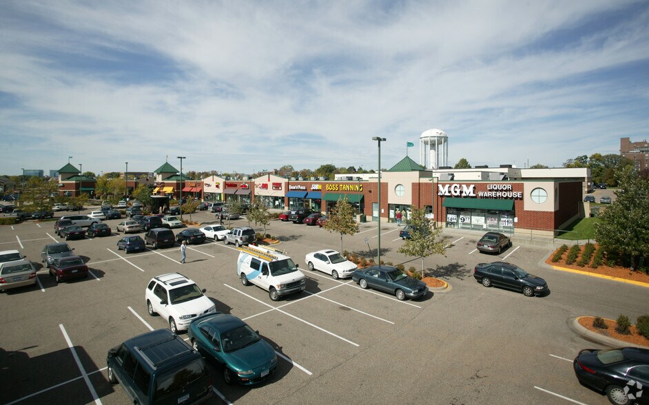7700-7812 W Highway 55, Golden Valley, MN à louer - Photo de l’immeuble – Image 1 sur 4