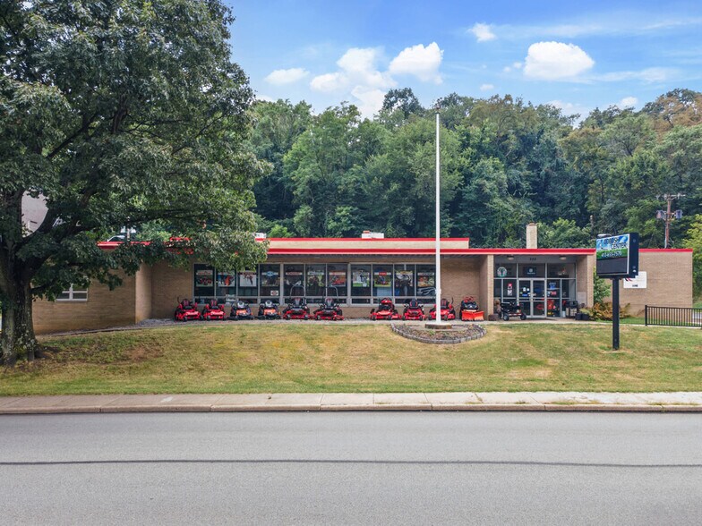 520 E Bruceton Rd, Pittsburgh, PA à vendre - Photo de l’immeuble – Image 2 sur 36