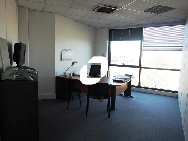 Bureau dans Montévrain à louer - Photo de l’immeuble – Image 3 sur 12