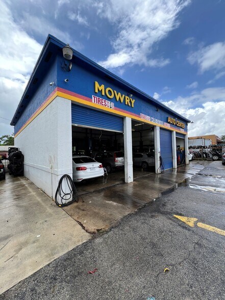 777 W Mowry Dr, Homestead, FL à louer - Photo de l’immeuble – Image 2 sur 6