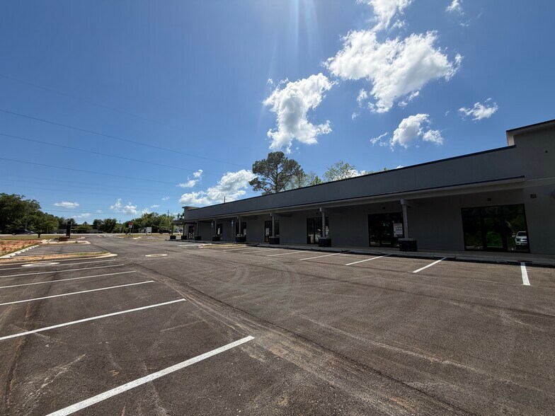 5950 9 Mile, Pensacola, FL à louer - Photo de l’immeuble – Image 2 sur 6