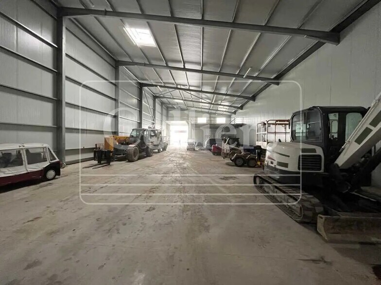 Local d’activités dans Gémenos à louer - Photo intérieure – Image 2 sur 3