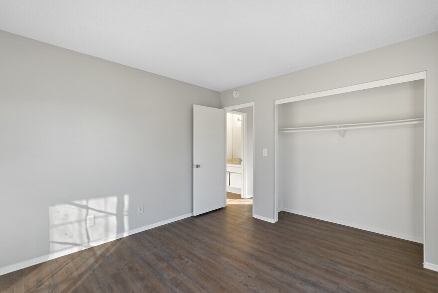 1515 N Dresser St, Santa Ana, CA à vendre - Photo de l’immeuble – Image 3 sur 34