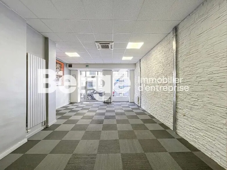 Local commercial dans Nice à vendre - Photo intérieure – Image 2 sur 9