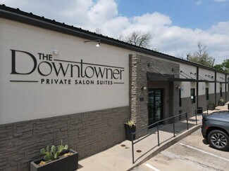 Plus de détails pour 725 N Elm St, Denton, TX - Local commercial à vendre