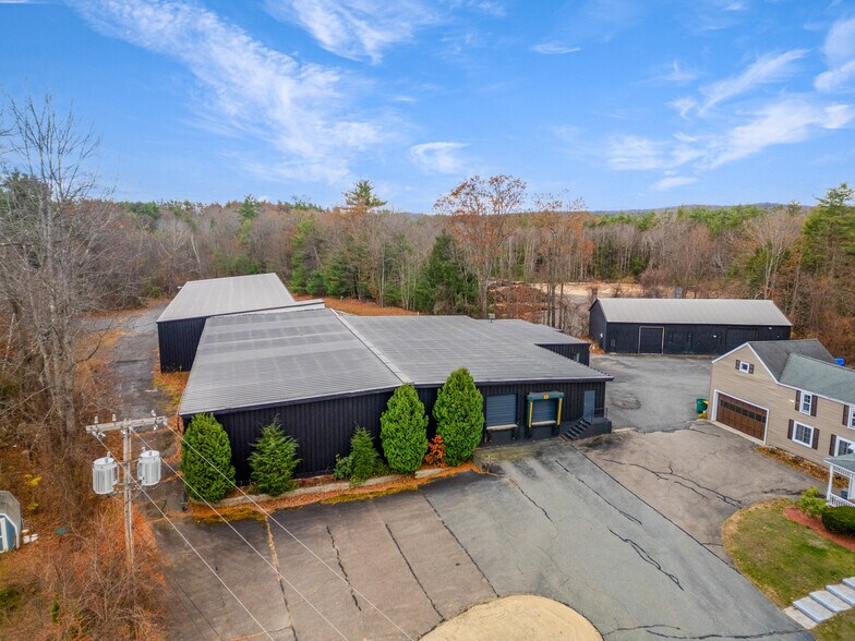 642 Patriots Rd, Templeton, MA à vendre - Photo de l’immeuble – Image 2 sur 12