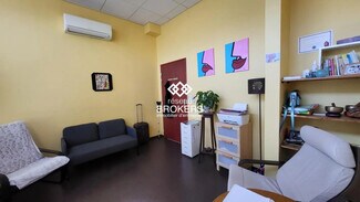 Plus de détails pour Local d'activités à louer