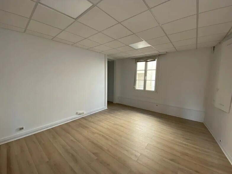 15 Rue Du Général Sarrail, Reims à louer - Photo de l’immeuble – Image 2 sur 4