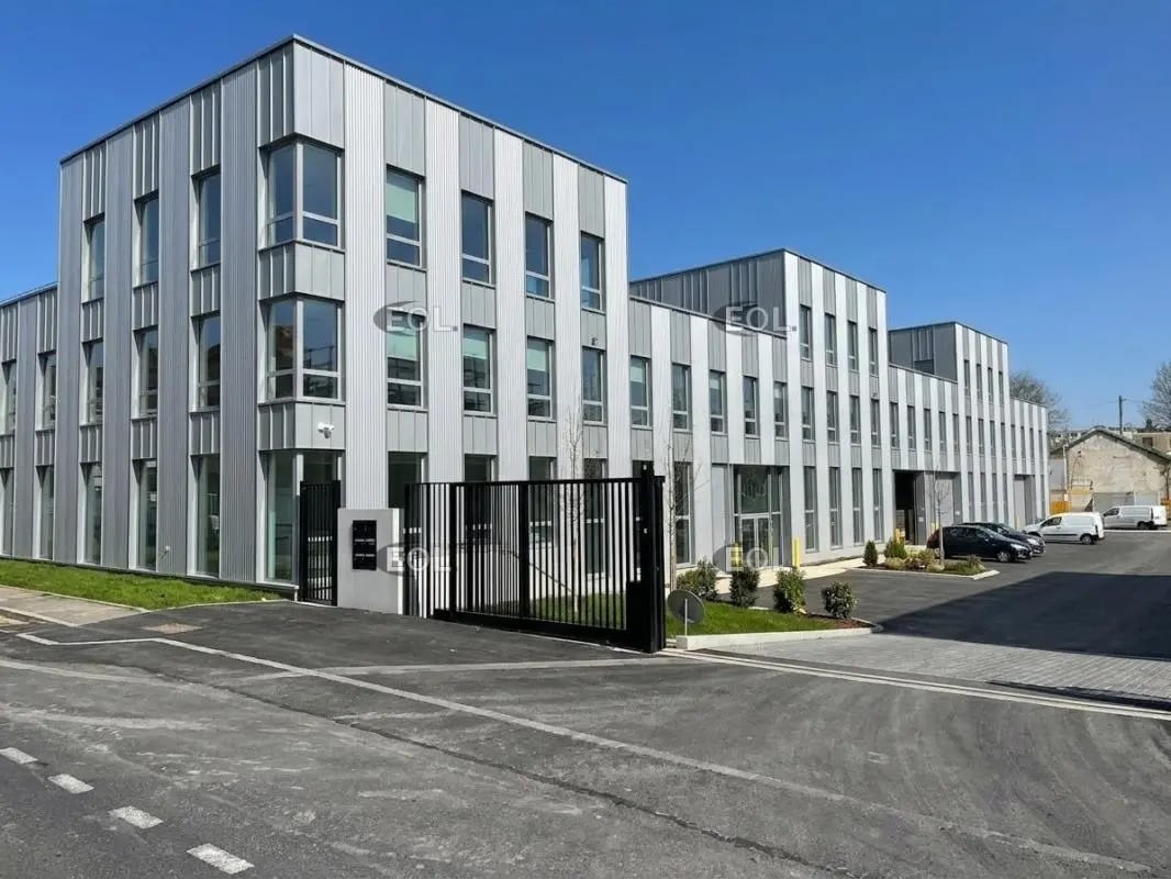 Local d’activités dans Argenteuil à louer Photo de l’immeuble– Image 1 sur 5