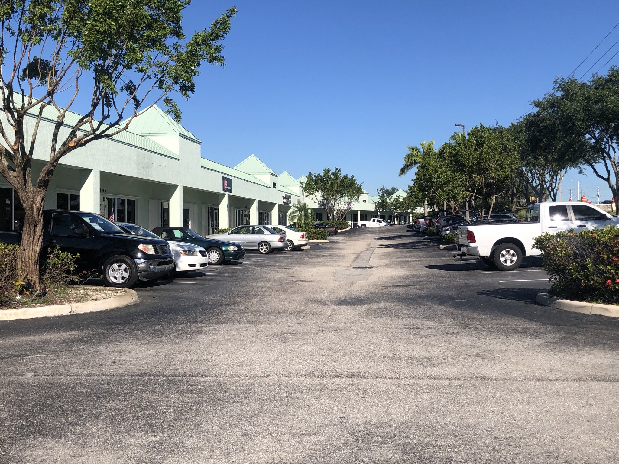 802 Old Dixie Hwy, West Palm Beach, FL à louer Photo de l’immeuble– Image 1 sur 9