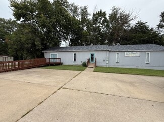 Plus de détails pour 727 E Ohio St, Clinton, MO - Spécialisé à vendre