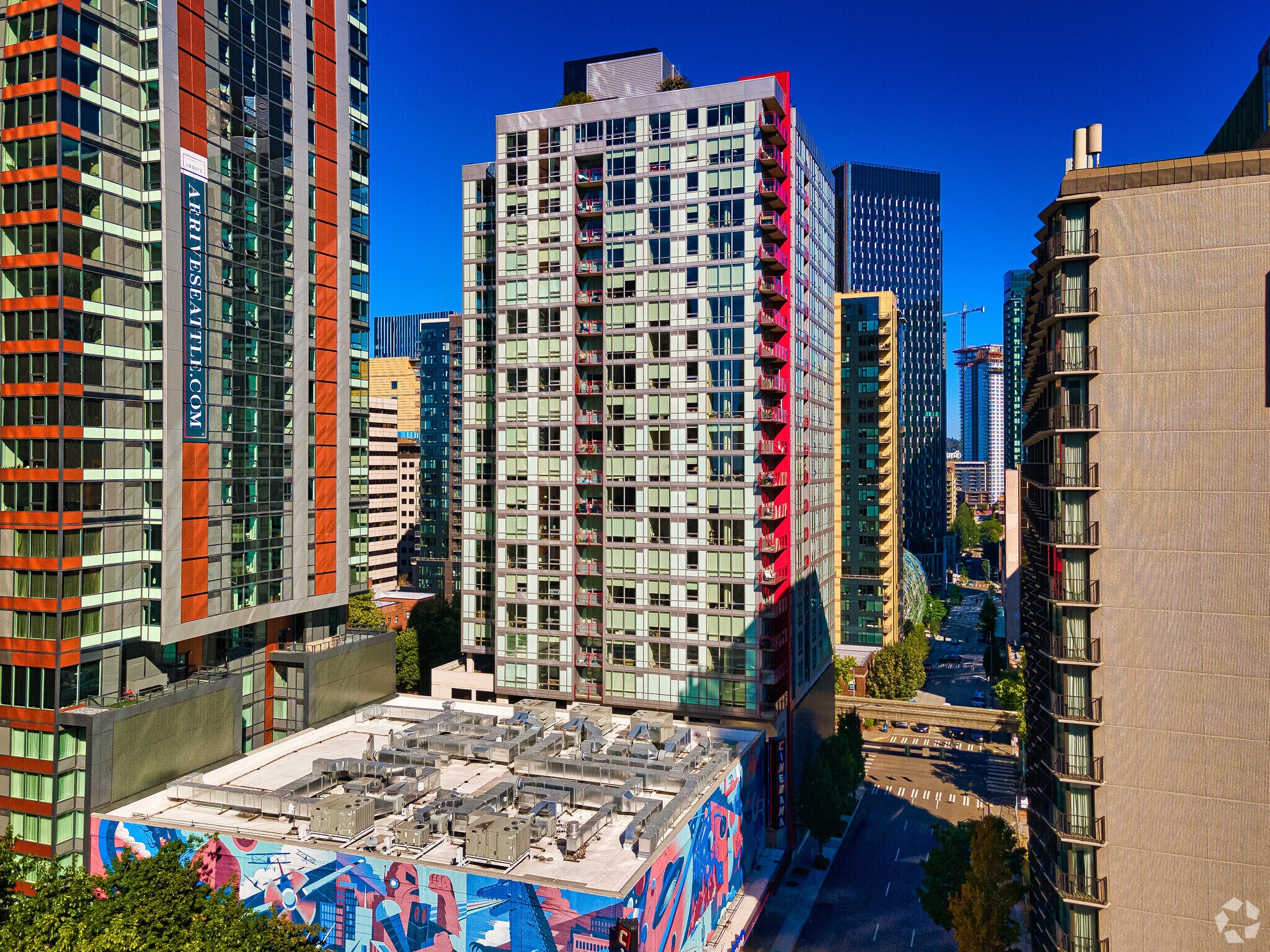 2105 5th Ave, Seattle, WA à louer Photo principale– Image 1 sur 108