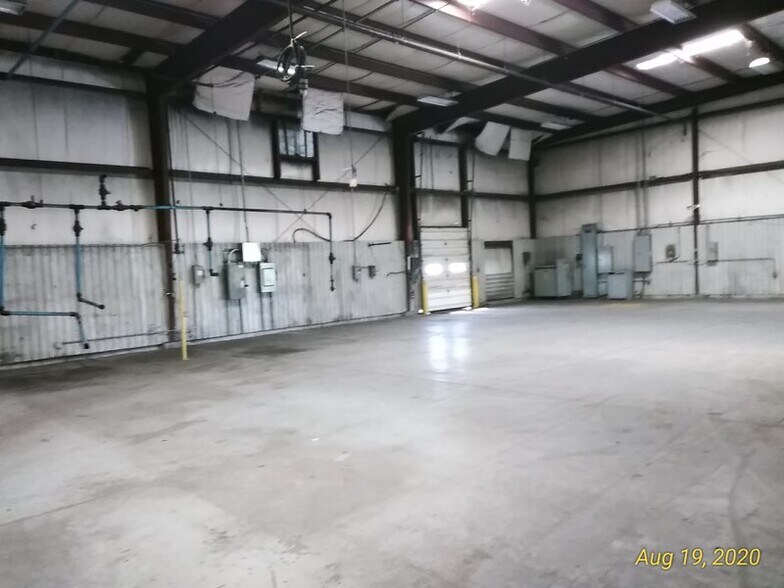 400 Ingham Ave, Blasdell, NY à louer - Photo de l’immeuble – Image 2 sur 22
