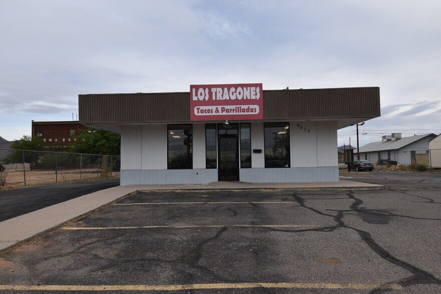 9659 Dyer St, El Paso, TX à louer - Photo de l’immeuble – Image 1 sur 10