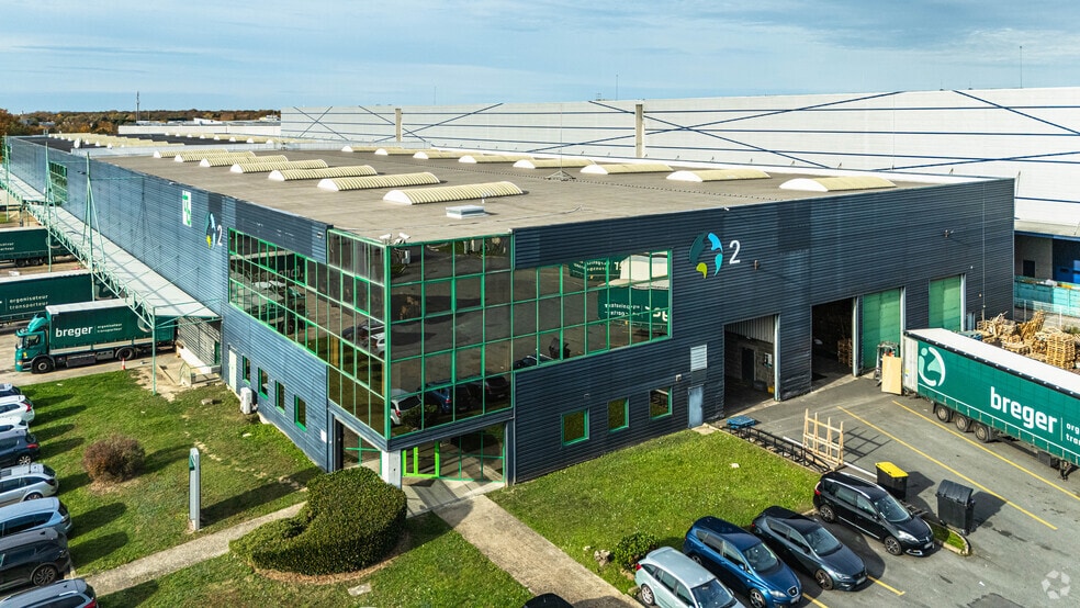 Bureau dans Lieusaint à louer - Photo principale – Image 1 sur 2