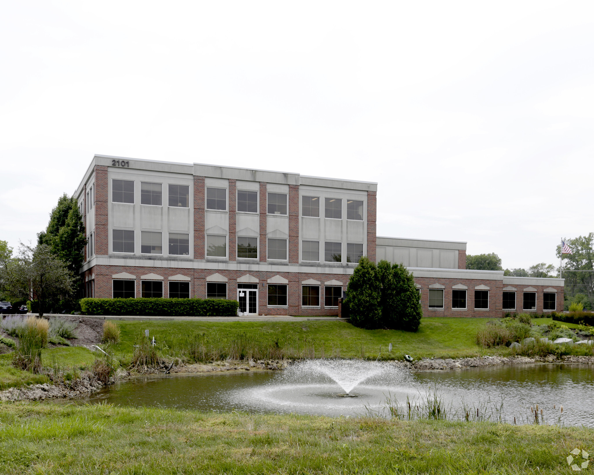 2101 Waukegan Rd, Bannockburn, IL à louer Photo de l’immeuble– Image 1 sur 4