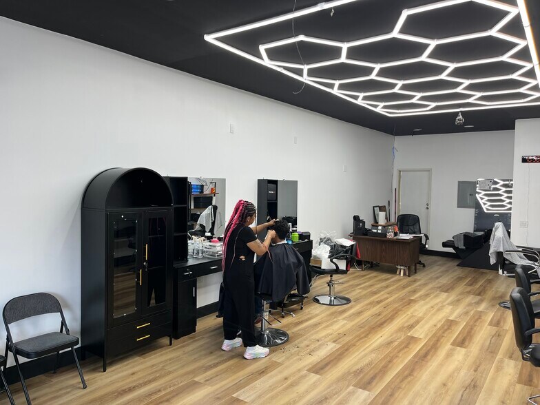 6032 S Vermont Ave, Los Angeles, CA à louer - Photo de l’immeuble – Image 3 sur 5