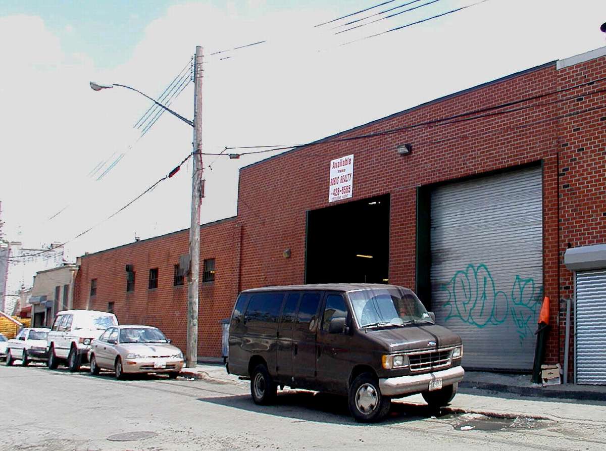 130-25 92nd Ave, Richmond Hill, NY à vendre Photo principale– Image 1 sur 1