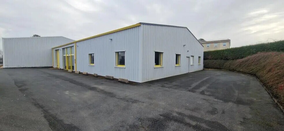 Local d’activités dans Bretteville-sur-Odon à louer - Photo de l’immeuble – Image 1 sur 3