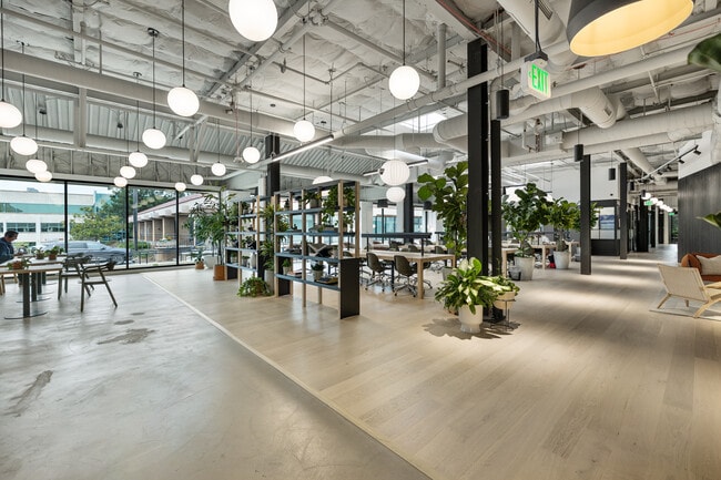 Plus de détails pour 17190 Bernardo Center Dr, San Diego, CA - Coworking à louer