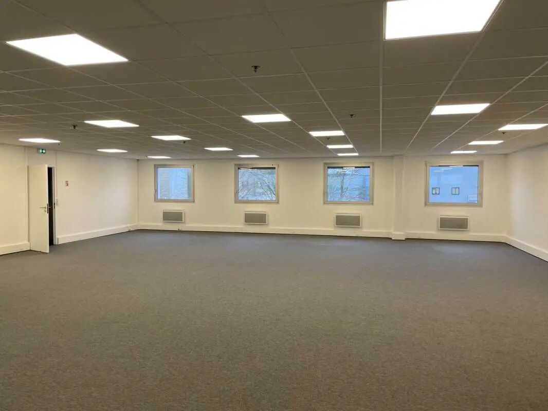 Bureau dans Croissy-Beaubourg à louer Photo intérieure– Image 1 sur 1