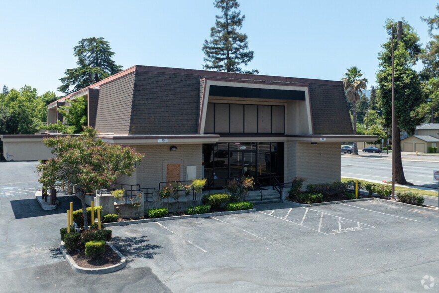 5670-5672 Almaden Expy, San Jose, CA à louer - Photo de l’immeuble – Image 2 sur 3
