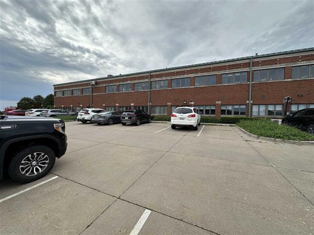 2346 Mormon Trek Blvd, Iowa City, IA à vendre - Photo de l’immeuble – Image 3 sur 6