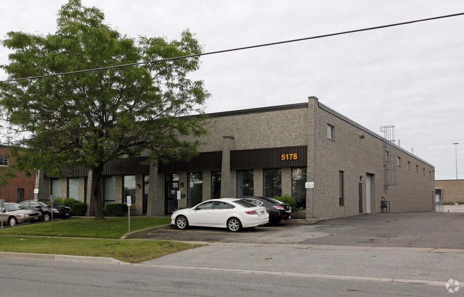 5178 Everest Dr, Mississauga, ON à louer - Photo de l’immeuble – Image 2 sur 2