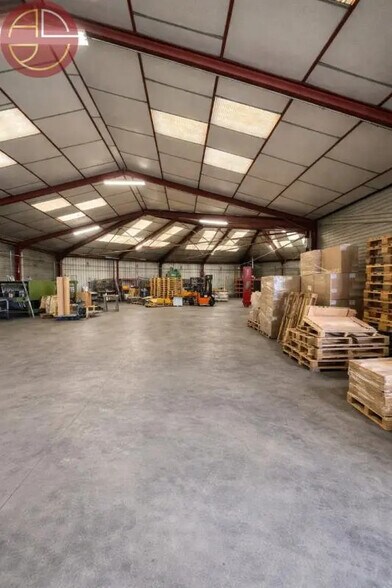 Industriel/Logistique dans Pins-Justaret à vendre - Photo intérieure – Image 1 sur 8