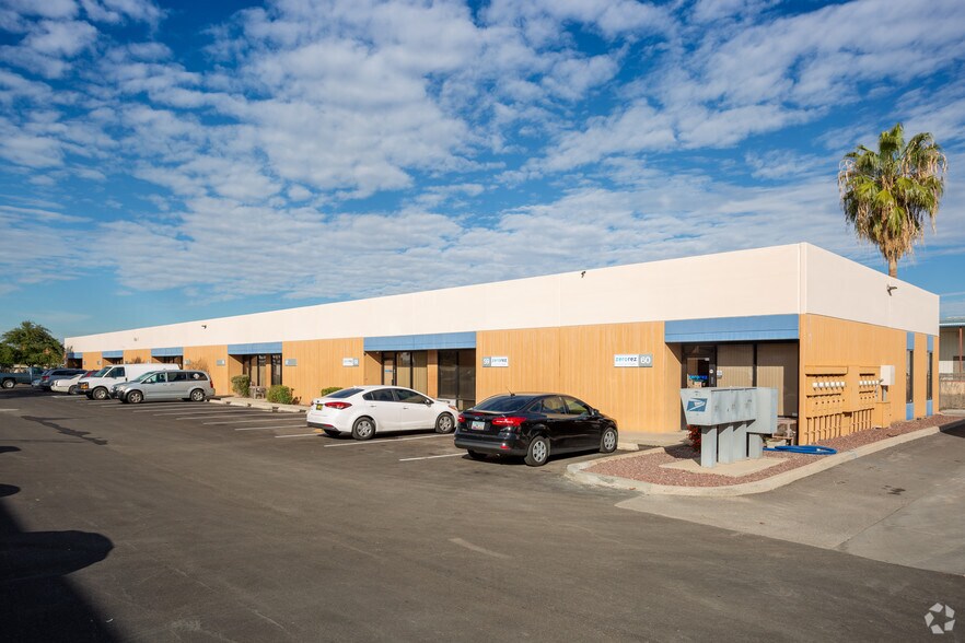 1870 W Prince Rd, Tucson, AZ à louer - Photo principale – Image 1 sur 2