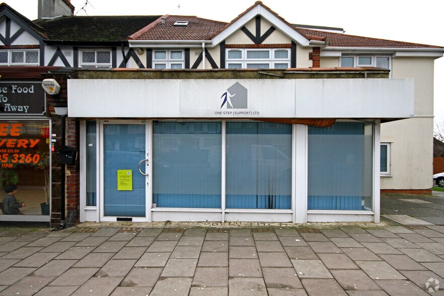 218 Woodhouse Rd, Londres à vendre - Photo de l’immeuble – Image 2 sur 4