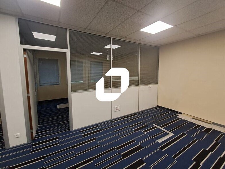 Bureau dans Nanterre à vendre - Photo intérieure – Image 2 sur 12