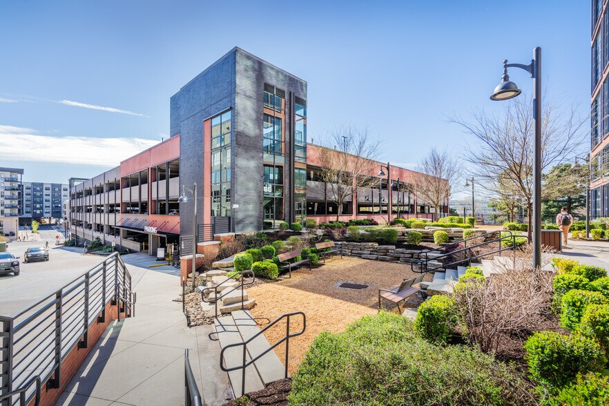 555 S Mangum St, Durham, NC à louer - Photo de l’immeuble – Image 2 sur 8