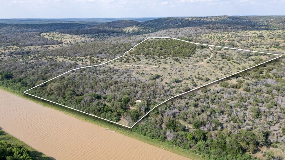 County Road 105, Lampasas, TX à vendre - Photo principale – Image 1 sur 44
