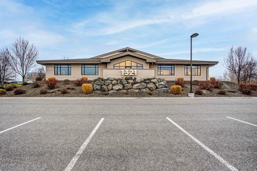 1321 Columbia Park Trl, Richland, WA à louer - Photo de l’immeuble – Image 1 sur 5