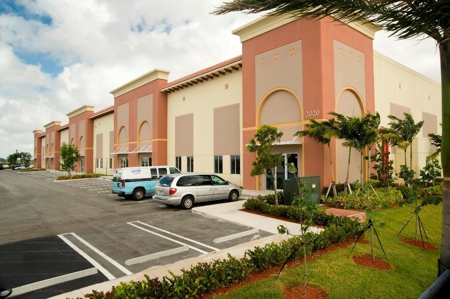 2020 NW 129th Ave, Miami, FL à louer - Photo de l’immeuble – Image 3 sur 81