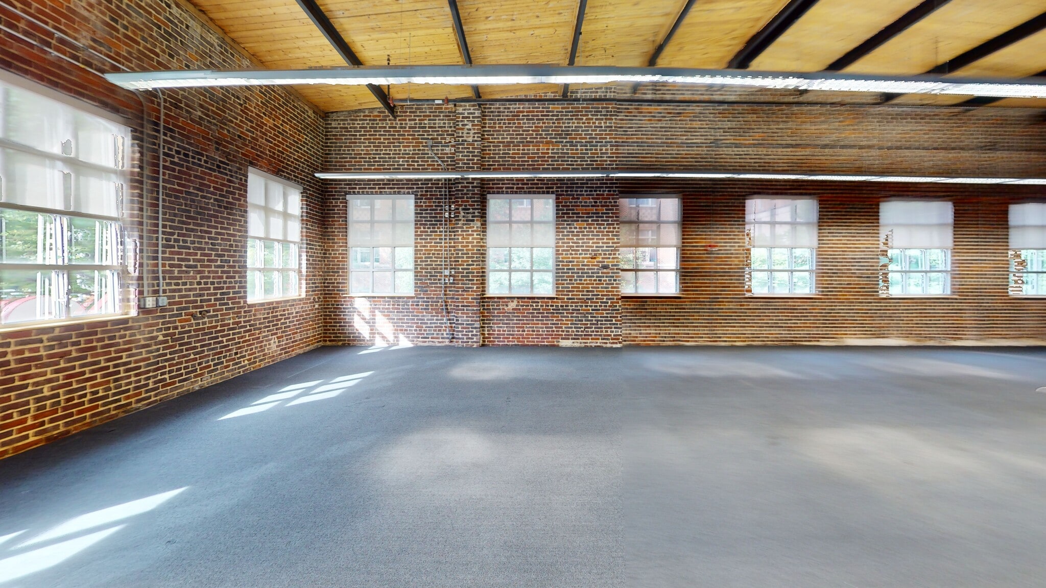 231 N Graham St, Charlotte, NC à vendre Photo intérieure– Image 1 sur 3