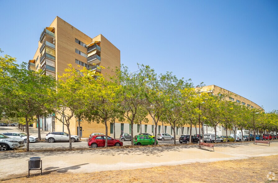 Avinguda De Llorenç Puig Tomàs, 2, Viladecans, Barcelona à vendre - Photo de l’immeuble – Image 2 sur 6