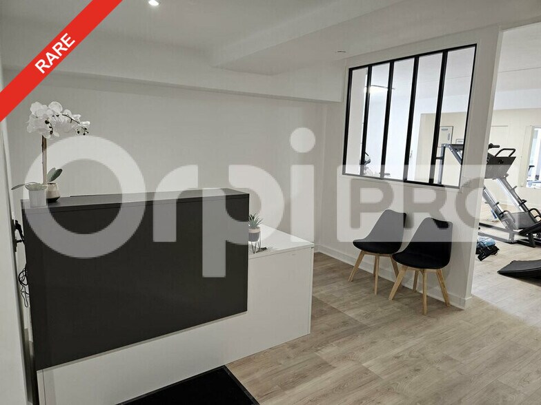 Bureau dans Melun à vendre - Photo de l’immeuble – Image 2 sur 8