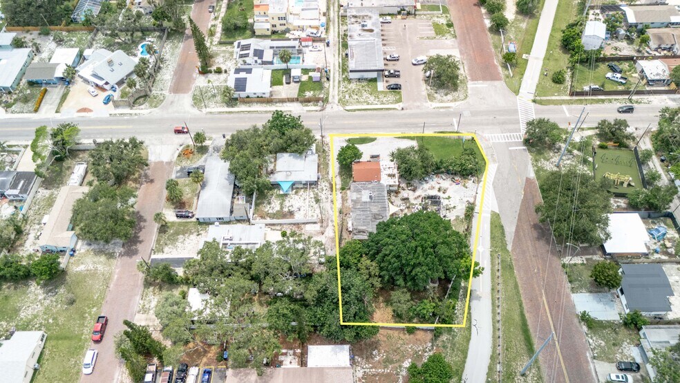 500 64th St S, Saint Petersburg, FL à vendre - Photo de l’immeuble – Image 3 sur 10