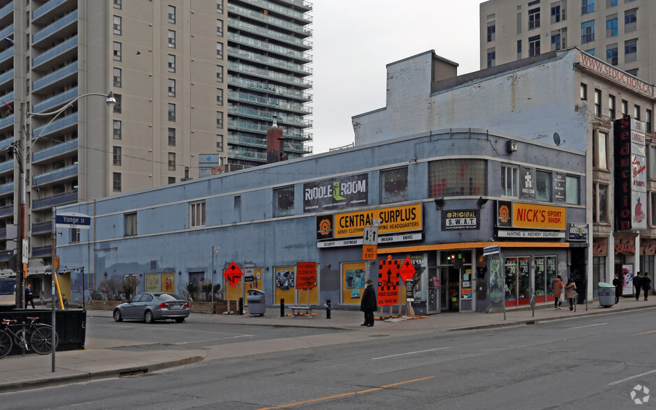 Dundonald St, Toronto, ON à louer - Photo de l’immeuble – Image 3 sur 6