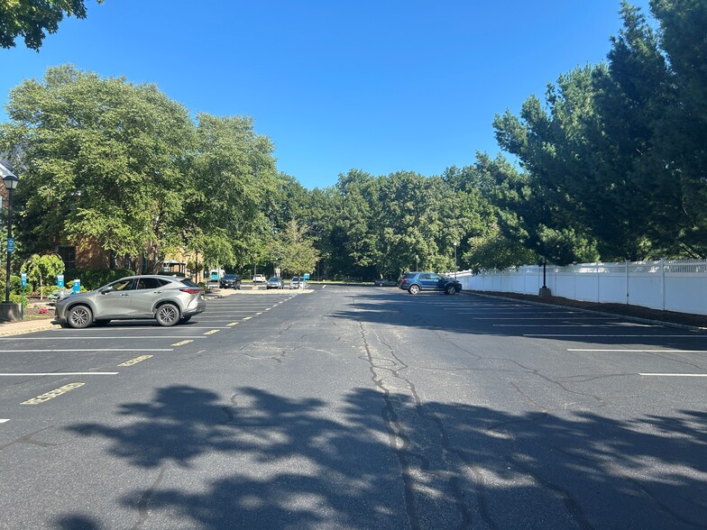 250 Oak Ridge Rd, Oak Ridge, NJ à vendre - Photo de l’immeuble – Image 3 sur 4