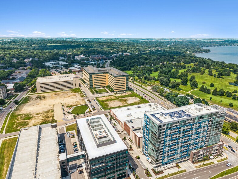 4710 Madison Yards Way, Madison, WI à vendre - Photo de l’immeuble – Image 3 sur 14