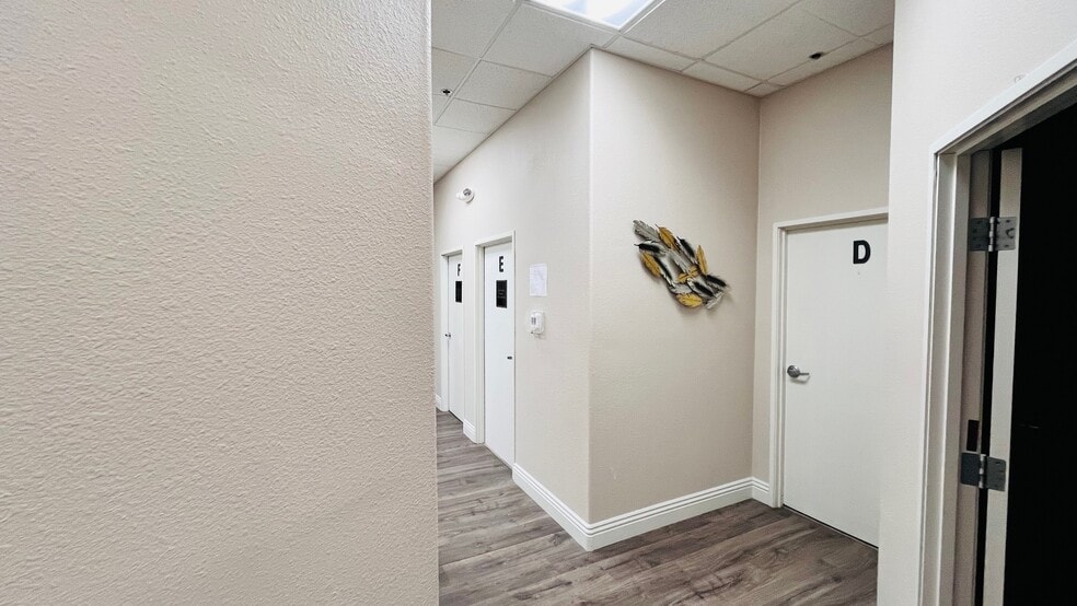 15447 Anacapa Rd, Victorville, CA à louer - Photo intérieure – Image 3 sur 28