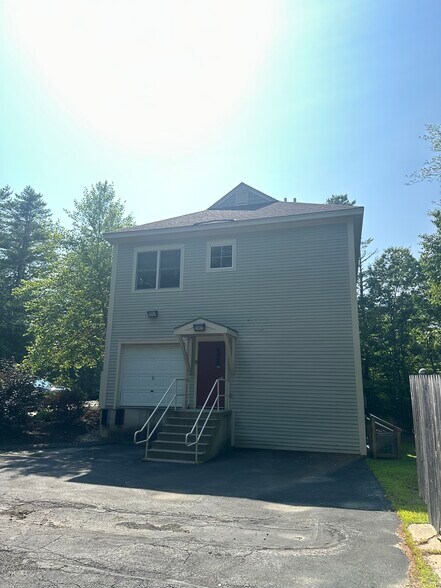16 Northbrook Dr, Falmouth, ME à louer - Photo de l’immeuble – Image 3 sur 7