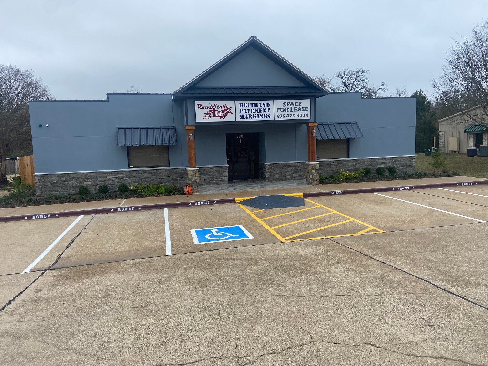 3810 Harvey Rd, College Station, TX à louer Photo de l’immeuble– Image 1 sur 2