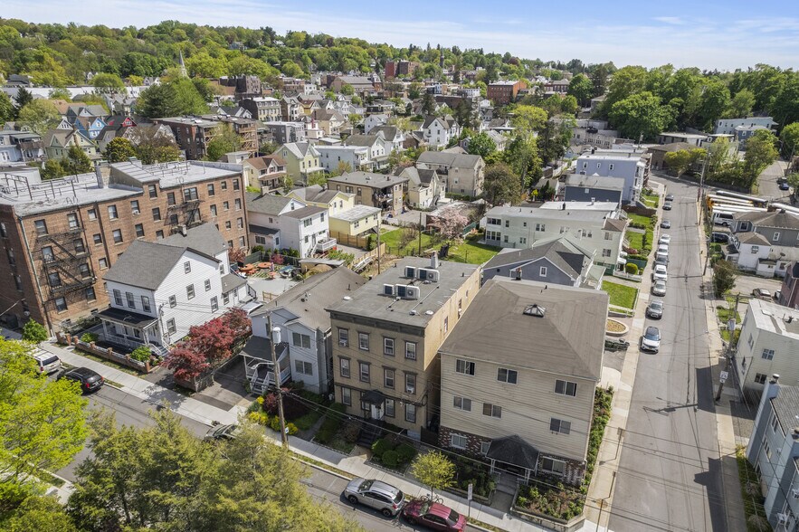 74 Wildey St, Tarrytown, NY à vendre - Photo de l’immeuble – Image 3 sur 7