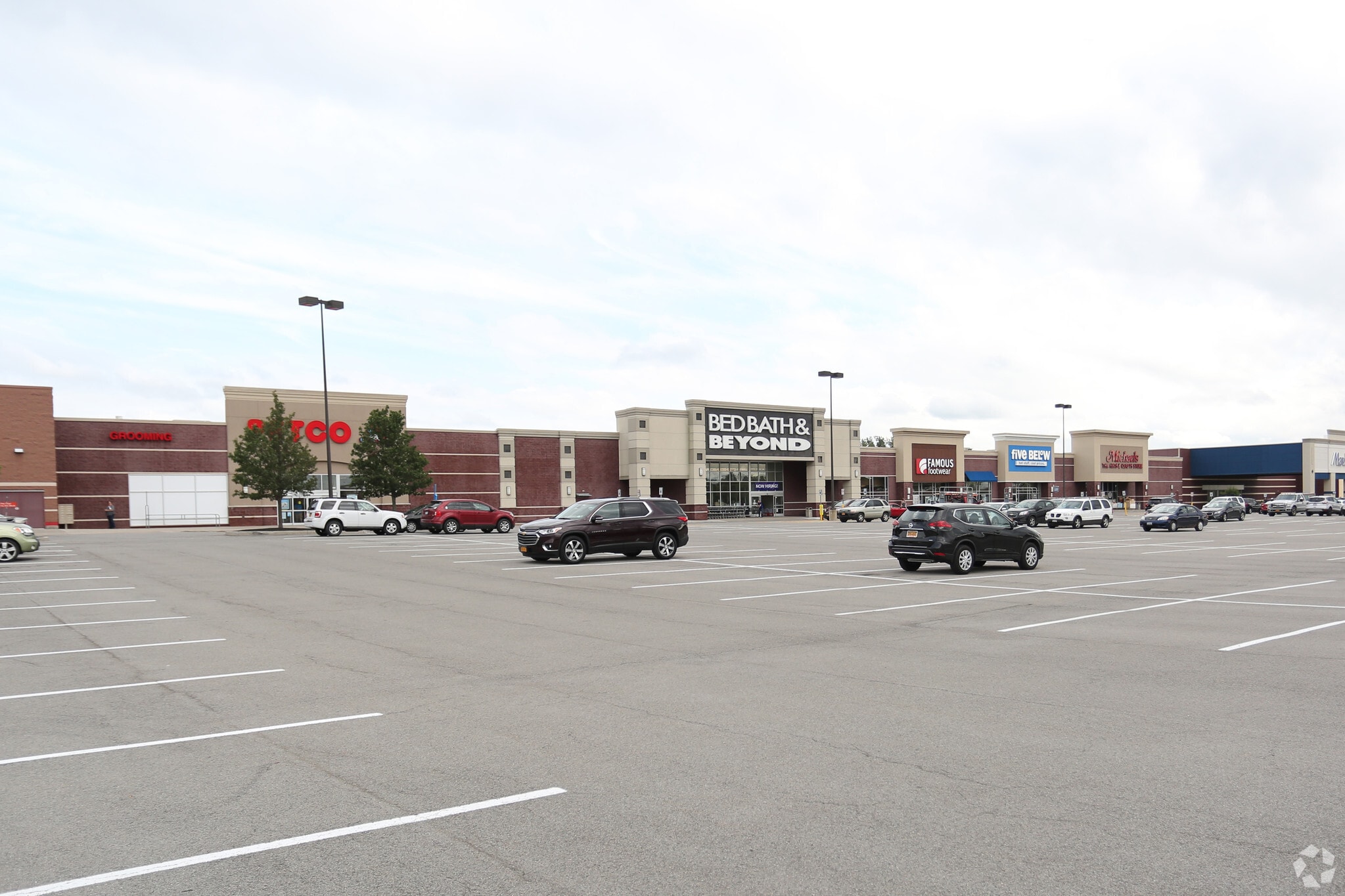 4180-4214 Veterans Memorial Dr, Batavia, NY à louer Photo principale– Image 1 sur 24
